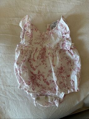 Petite Plume Floral Toile Ruffle One-Piece Bodysuit - White with Dusty Pink